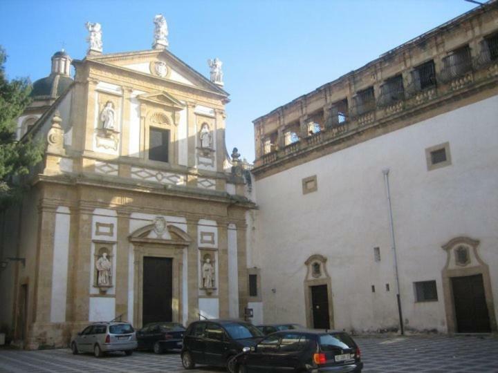 Case Vazzana - Cortile Sant'Agostino Мадзара дел Вало Екстериор снимка